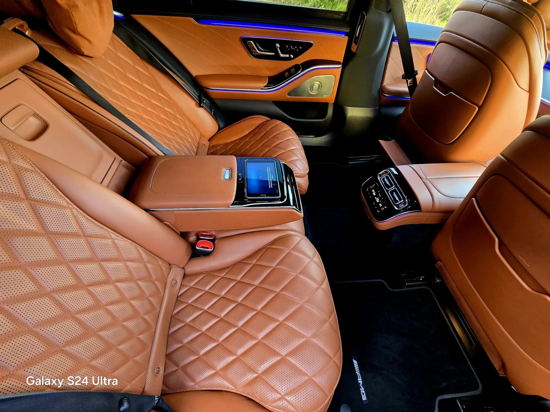 Mercedes S500 LWB AMG at a wedding or event venue, view 3
